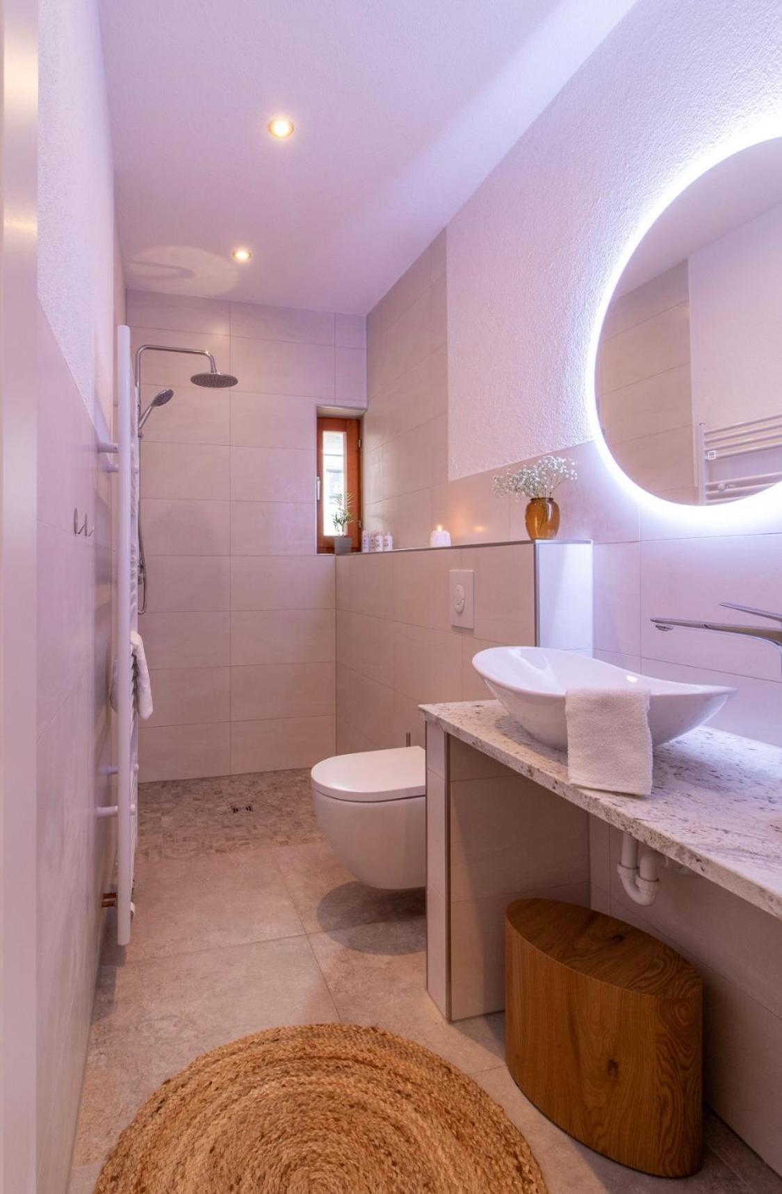 Stilvolles City-Apartment I Netflix I Wlan L Stellplatz I Zentral Schwarzenberg  Zewnętrze zdjęcie