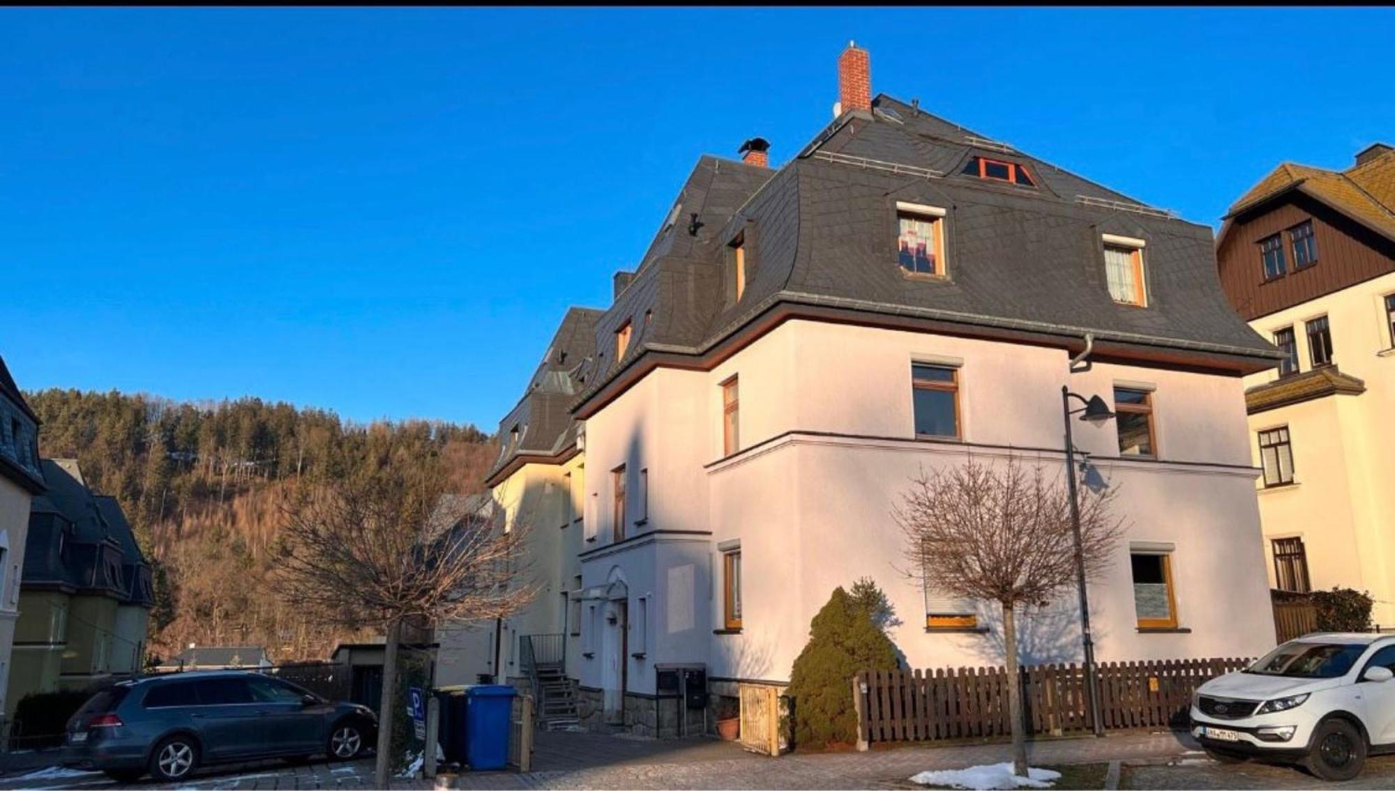 Stilvolles City-Apartment I Netflix I Wlan L Stellplatz I Zentral Schwarzenberg  Zewnętrze zdjęcie