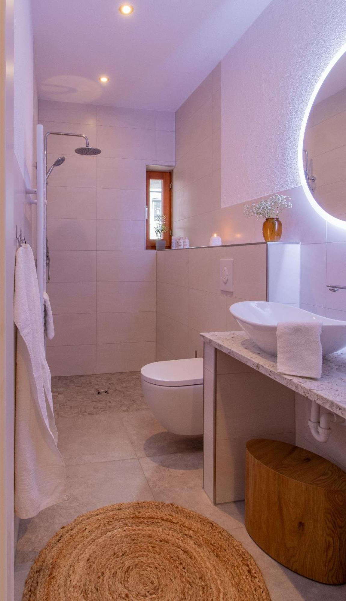 Stilvolles City-Apartment I Netflix I Wlan L Stellplatz I Zentral Schwarzenberg  Zewnętrze zdjęcie
