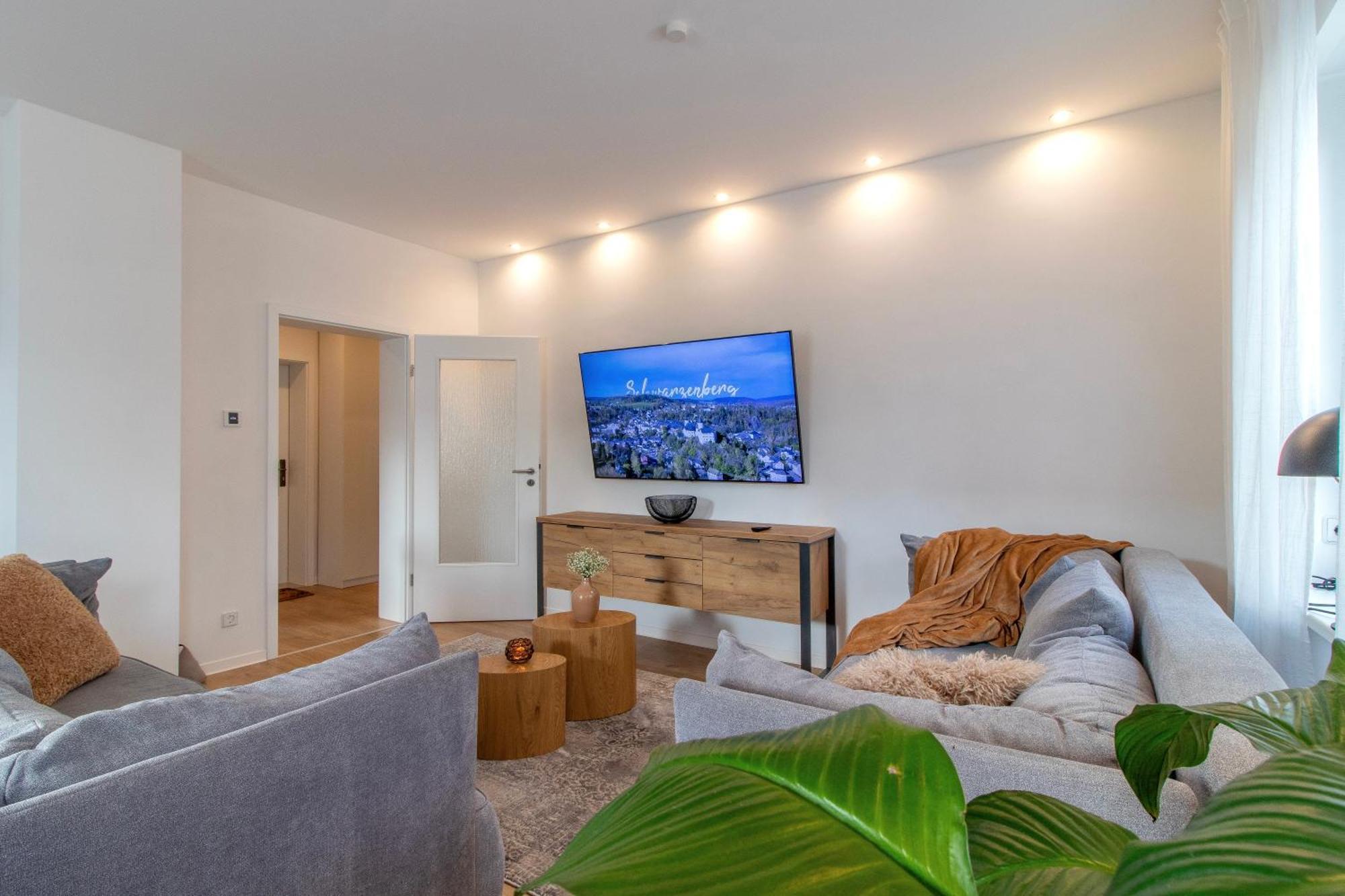 Stilvolles City-Apartment I Netflix I Wlan L Stellplatz I Zentral Schwarzenberg  Zewnętrze zdjęcie